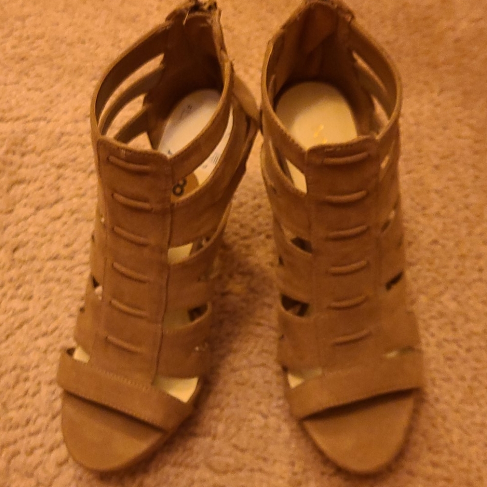 Nine West Tan Strappy Peep-Toe Heels